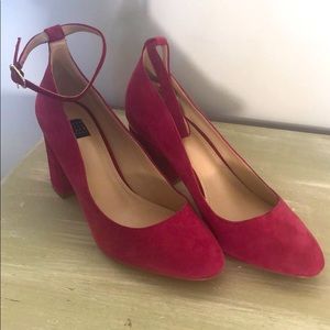 White House Black Market pink suede pumps